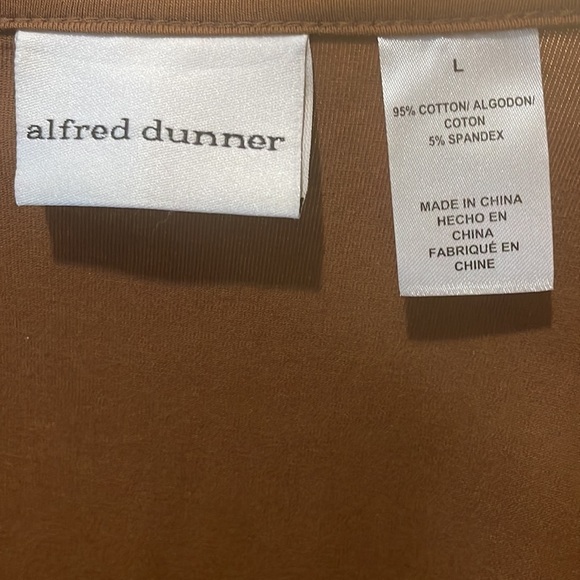 *Brown Alfred Dunner Short Sleeved Top with Brown Beading - Picture 6 of 6